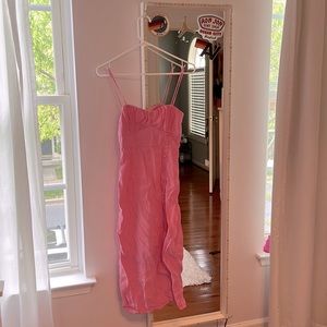 Hi! i’m selling this long pink zara dress